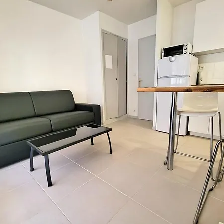 Cosy 20m With Balcony Near The Beaches Apartment